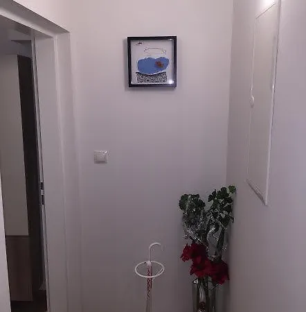 Mischa Apartment *